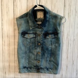 Sleeveless jean jacket
